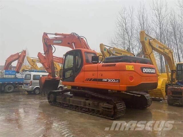 Doosan DX300 Escavadeiras de esteiras