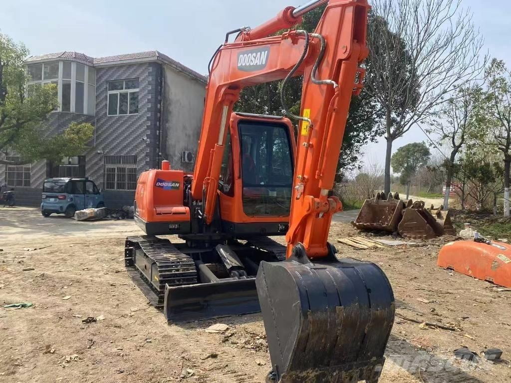 Doosan DX 75-9 C Escavadoras Midi 7t - 12t