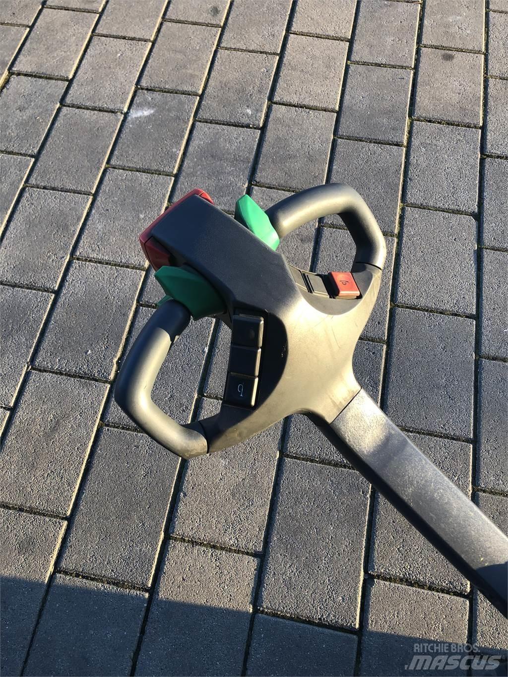 Jungheinrich WP16 Empilhador para operador externo