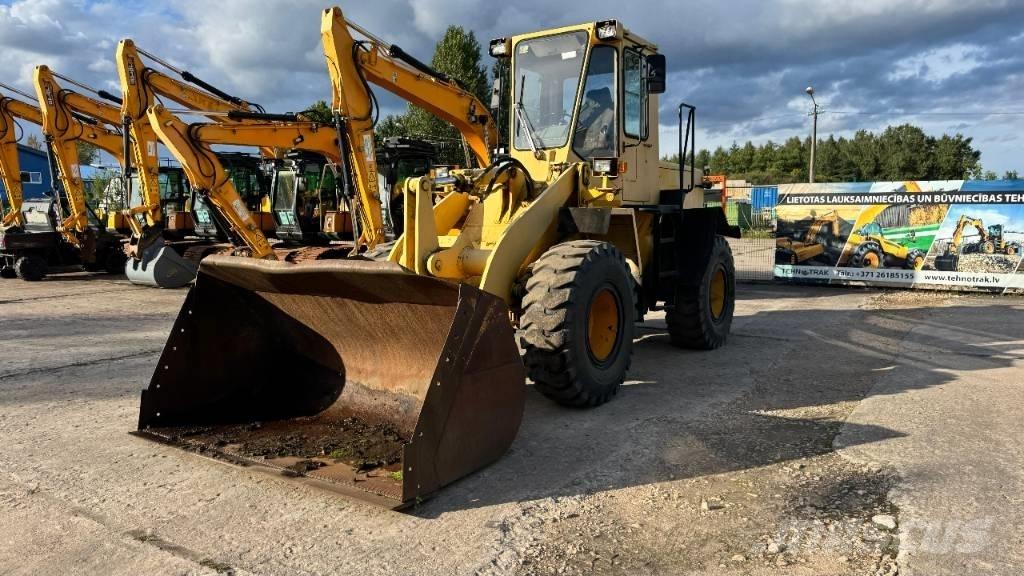 Komatsu WA 200 Carregadeiras de rodas