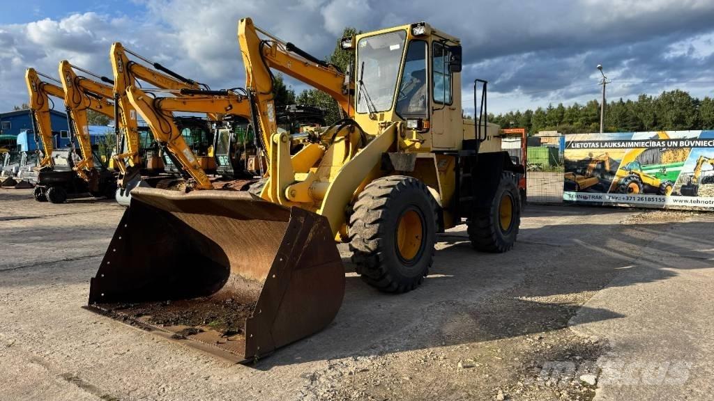 Komatsu WA 200 Carregadeiras de rodas