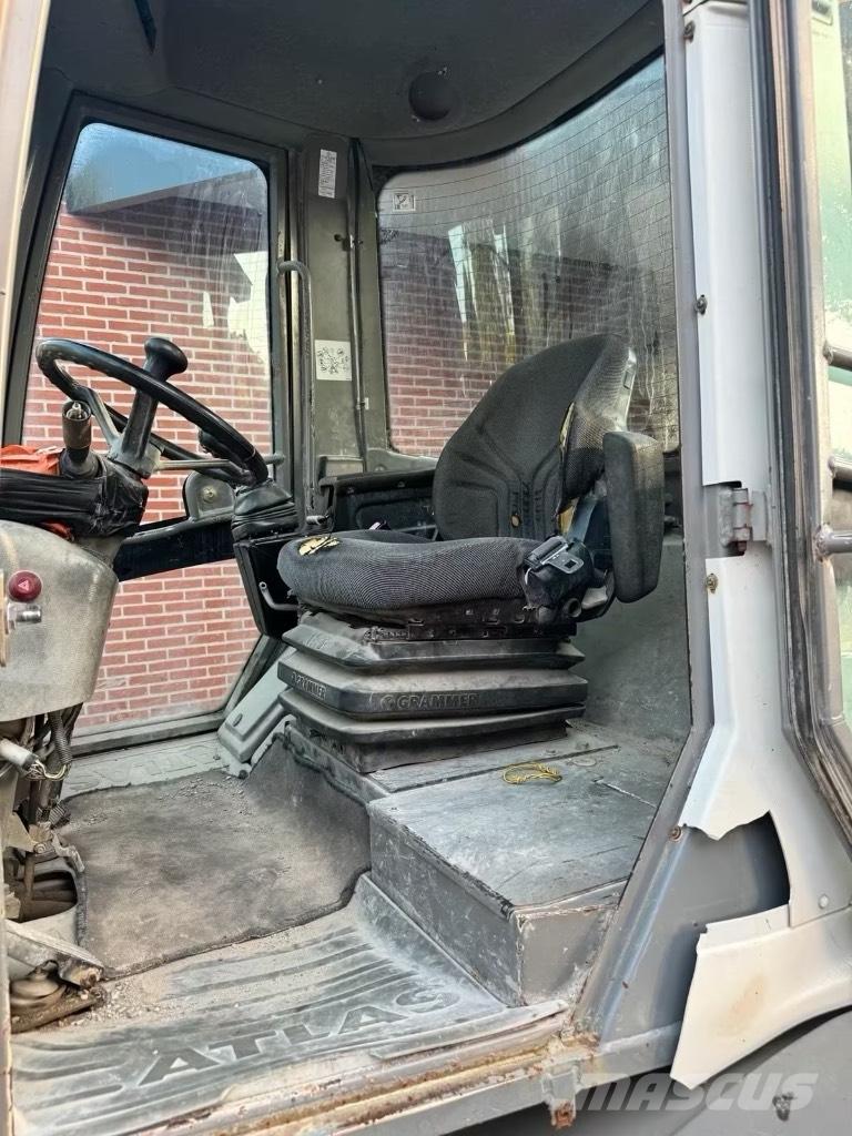 Atlas AR 65 Carregadeiras de rodas