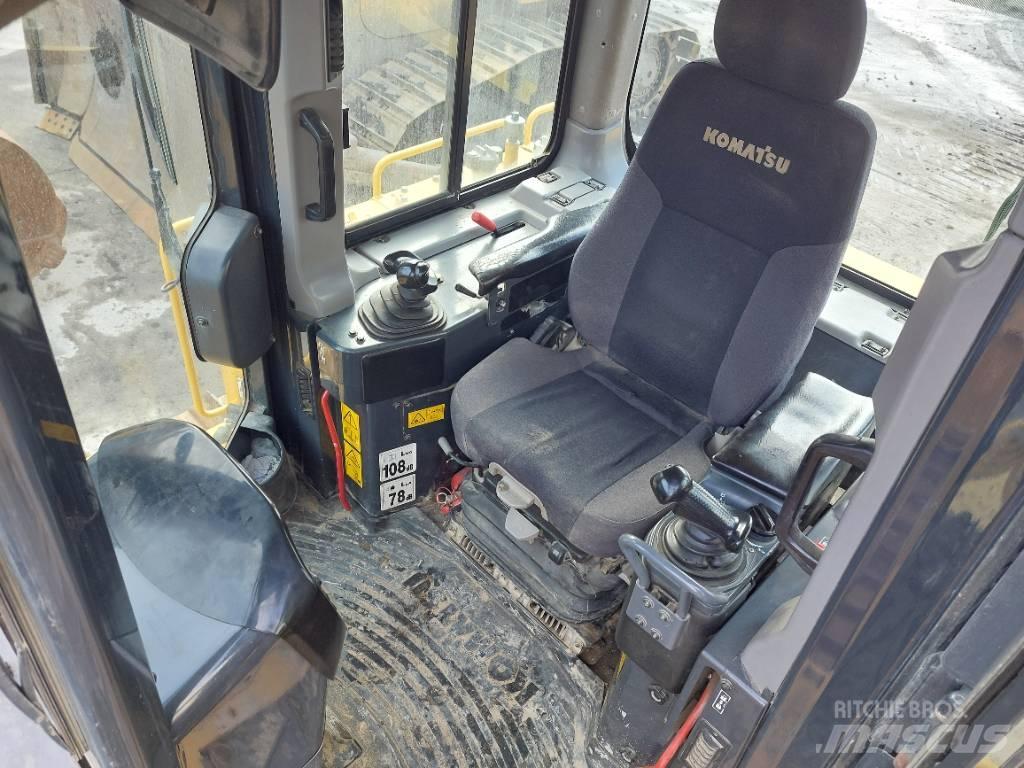 Komatsu D65PX-18 Dozers - Tratores rastos