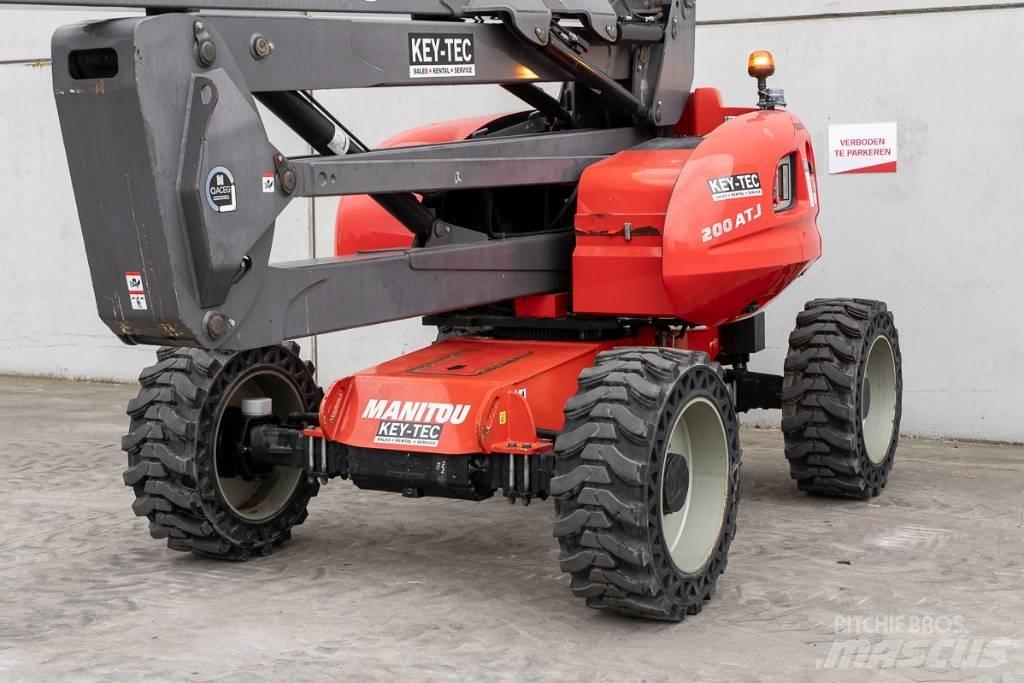 Manitou 200 ATJ Elevadores braços articulados