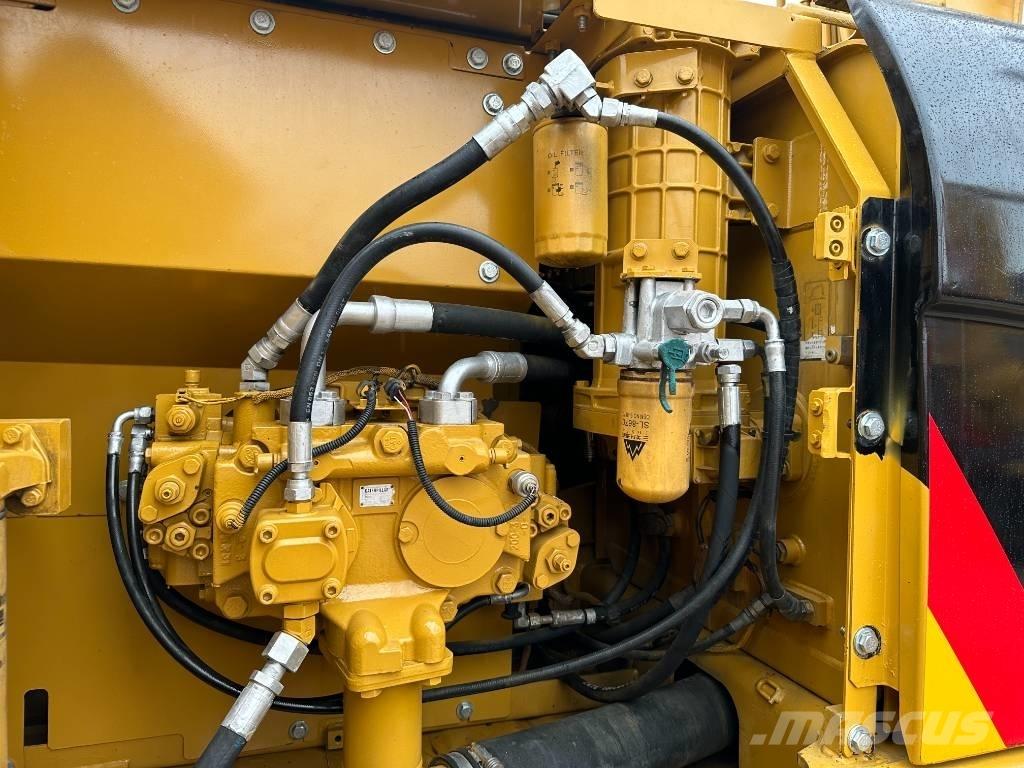 CAT 320 Escavadeiras de esteiras