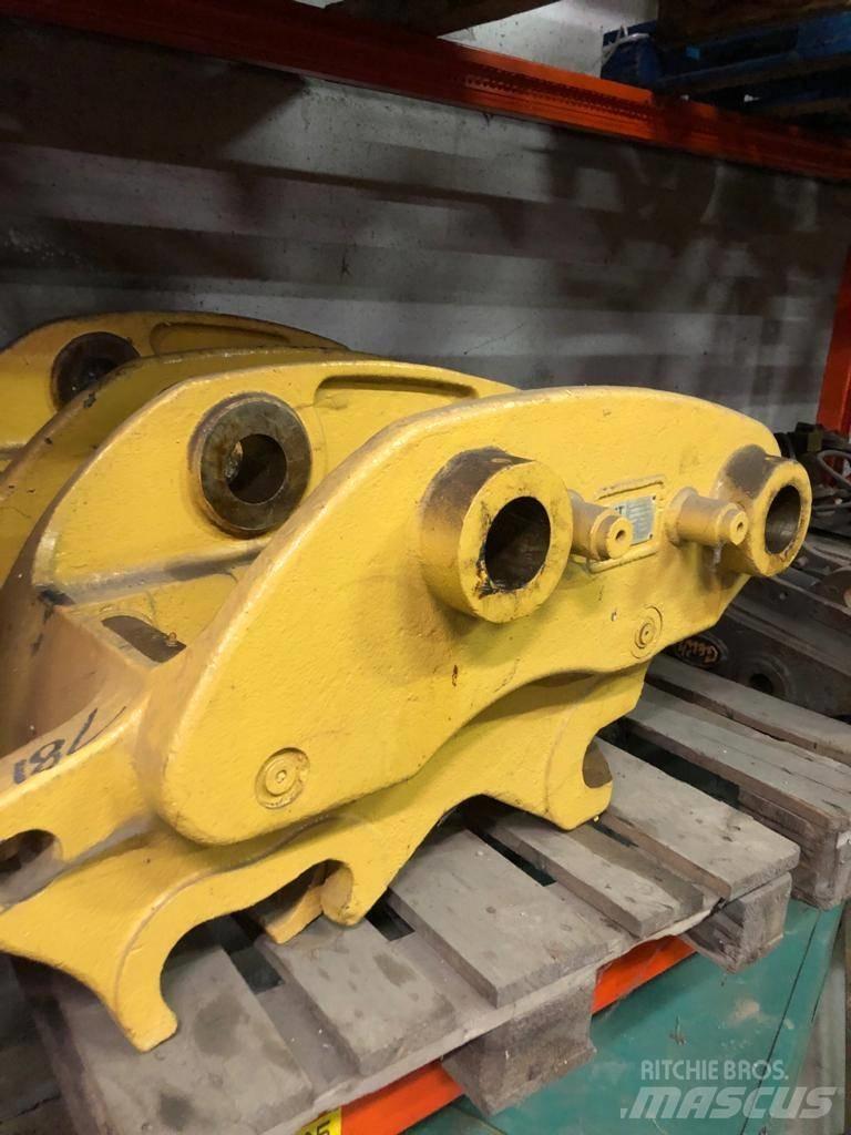 CAT 318 quick Hitch Outros componentes