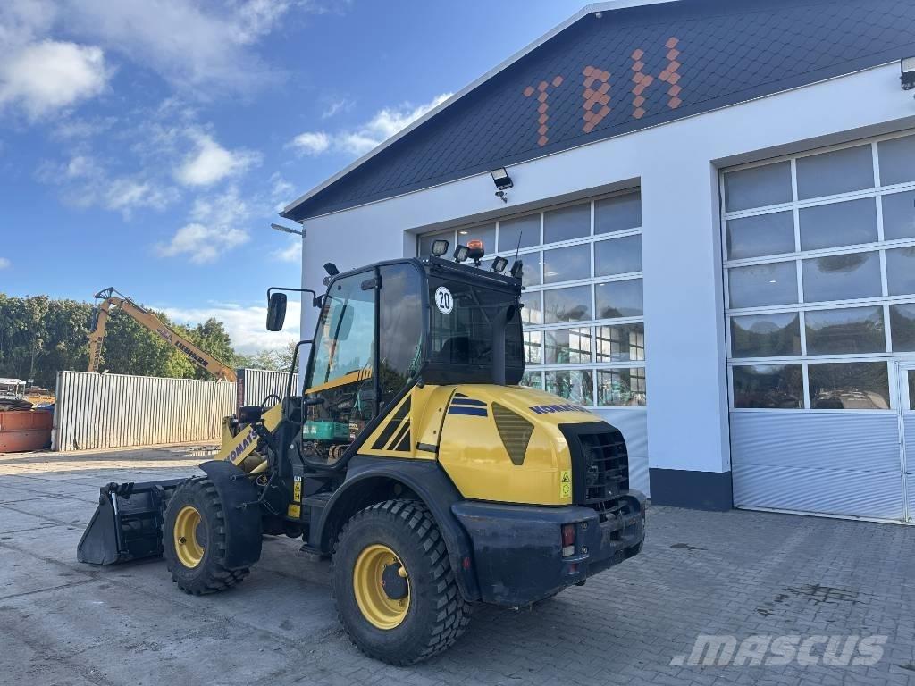 Komatsu WA 80-6 Carregadeiras de rodas