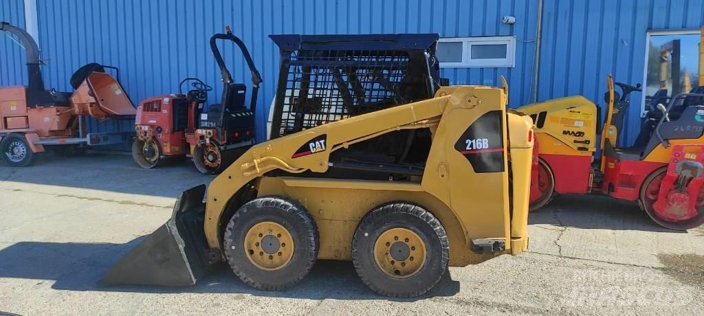 CAT 216 Minicarregadeiras