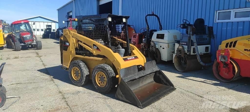 CAT 216 Minicarregadeiras