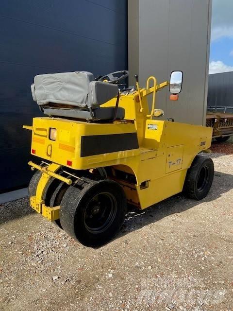 Sakai TS 160 Cilindros Compactadores de pneus