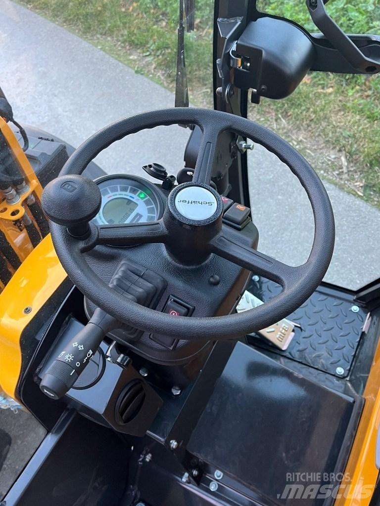 Schäffer 2430 SLT Minicarregadeiras