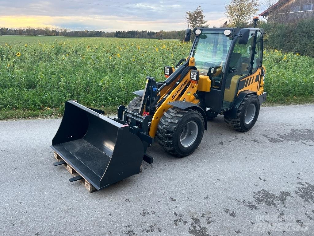 Schäffer 2430 SLT Minicarregadeiras