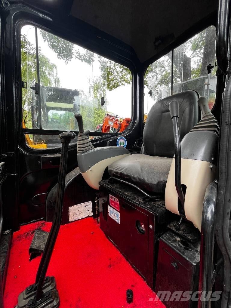 CAT 303 C CR Miniescavadeiras