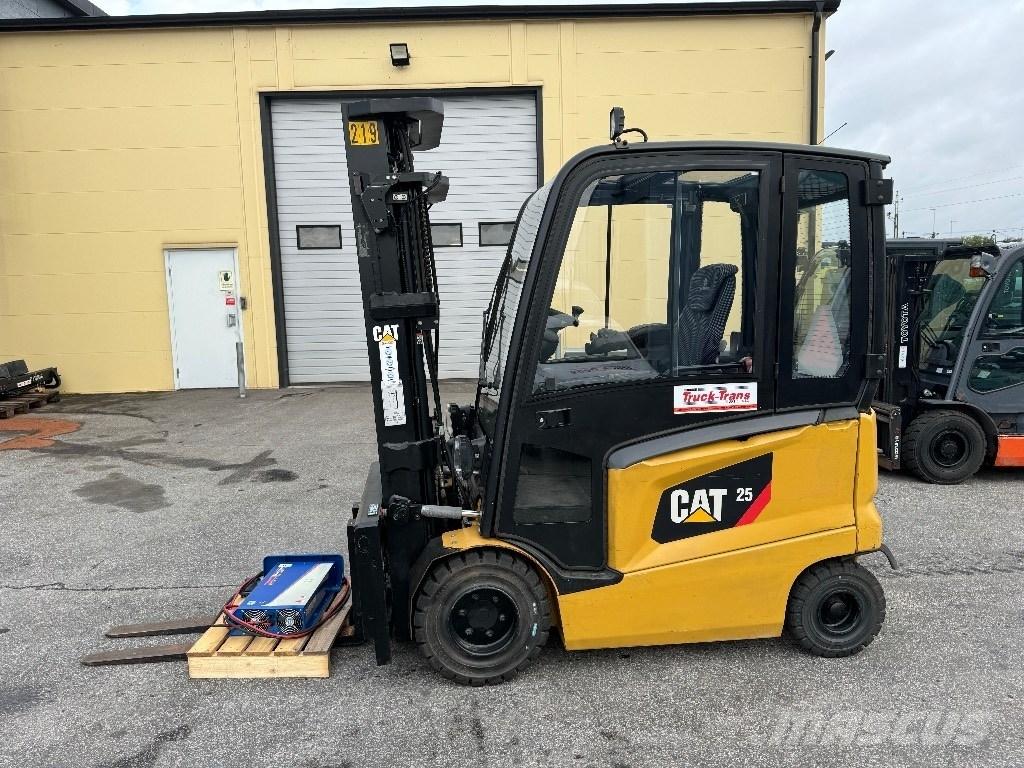 CAT EP25CN Empilhadores eléctricos