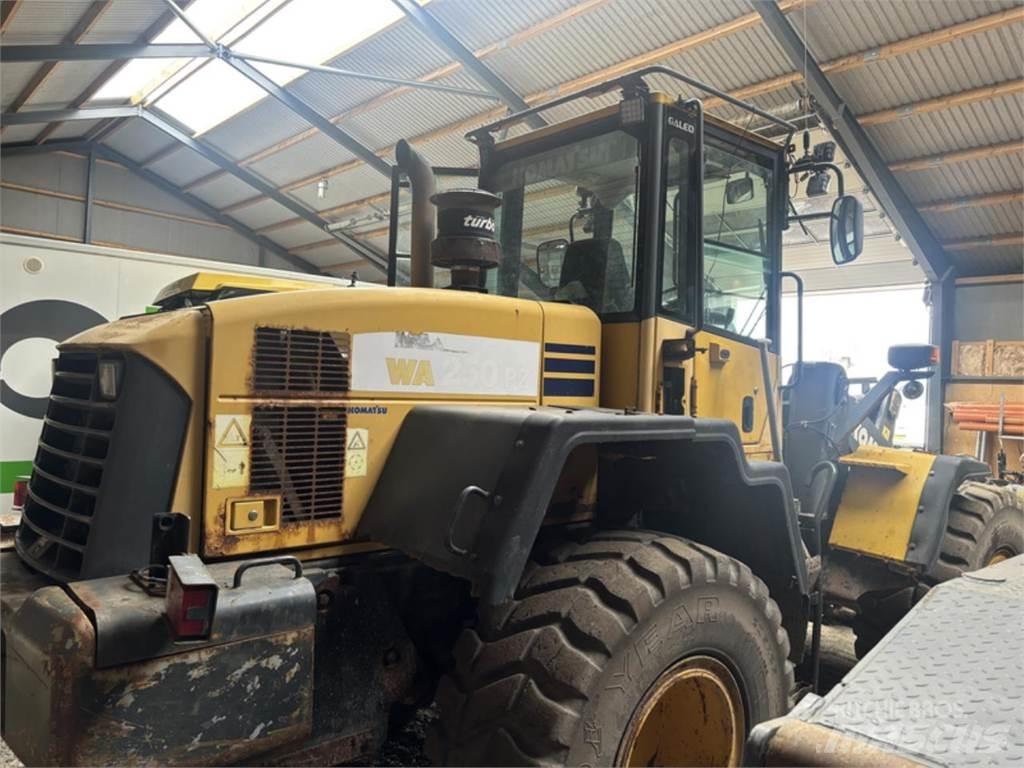 Komatsu WA250PZ-5 Carregadeiras de rodas