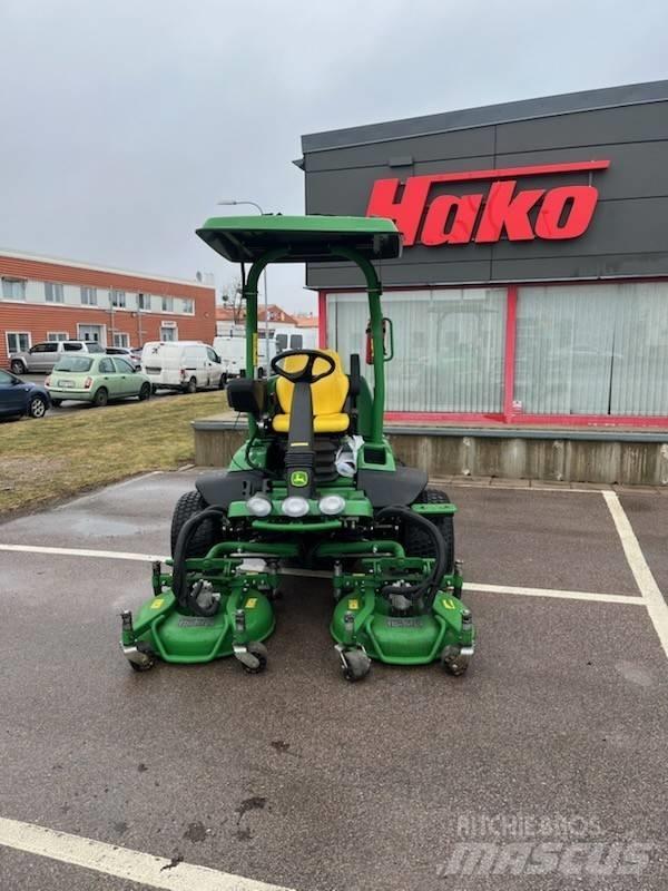 John Deere 7400A Corta-Relvas Rough, trim and surrounds