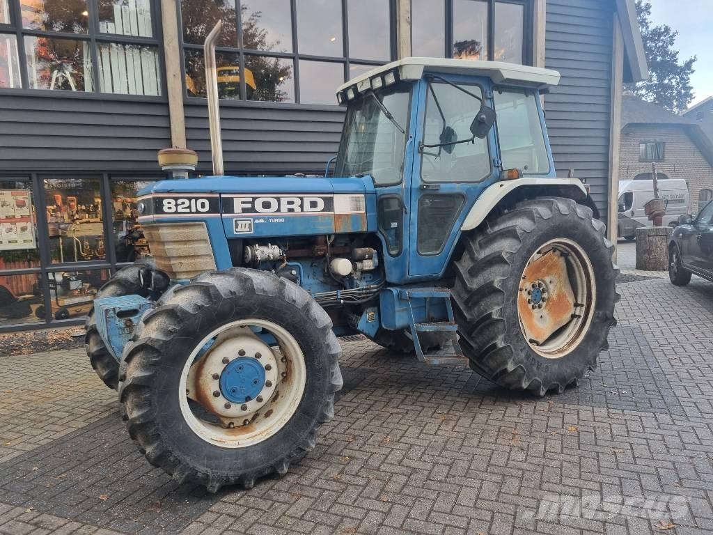 Ford 8210 Tratores Agrícolas usados
