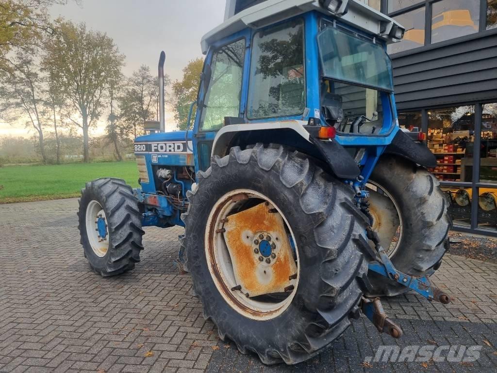 Ford 8210 Tratores Agrícolas usados