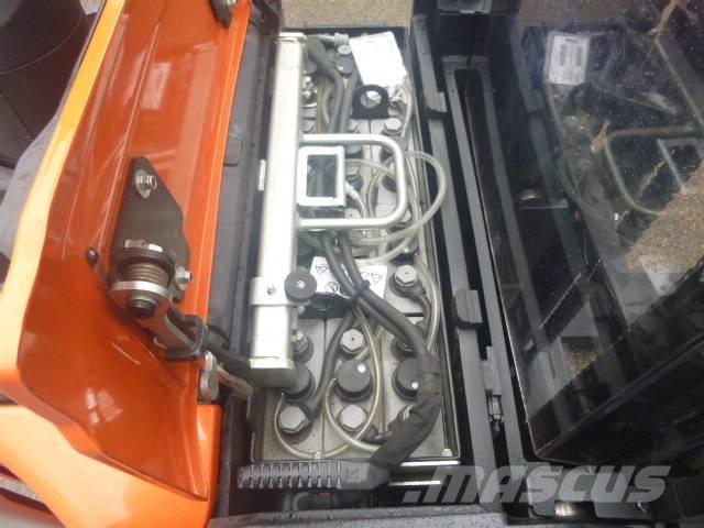 BT SPE 140 L Empilhador para operador externo