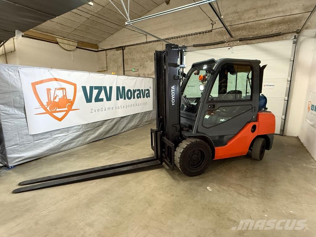 Toyota 02-8 FGJF 35 Empilhadores a gás