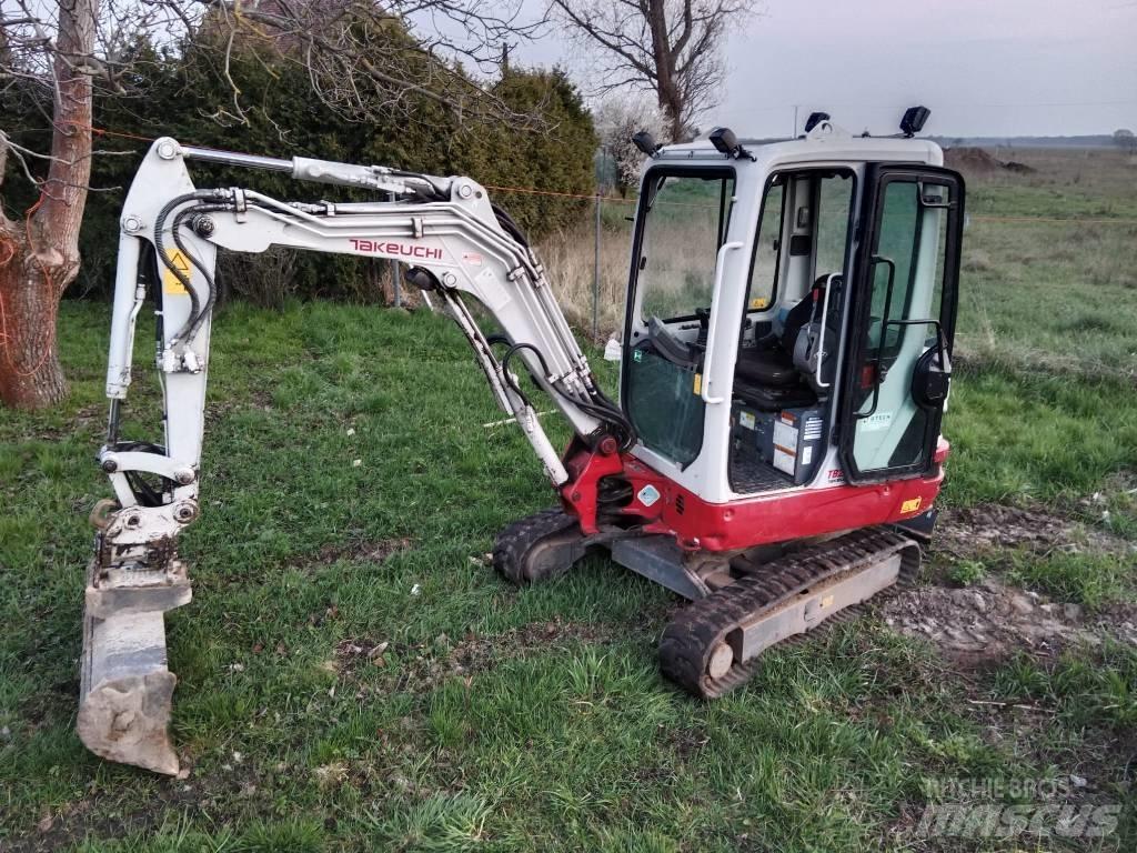 Takeuchi TB 225 Miniescavadeiras