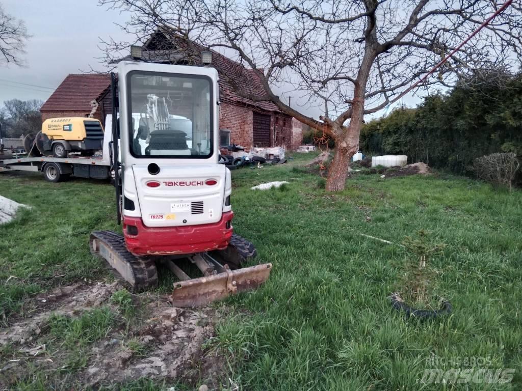 Takeuchi TB 225 Miniescavadeiras