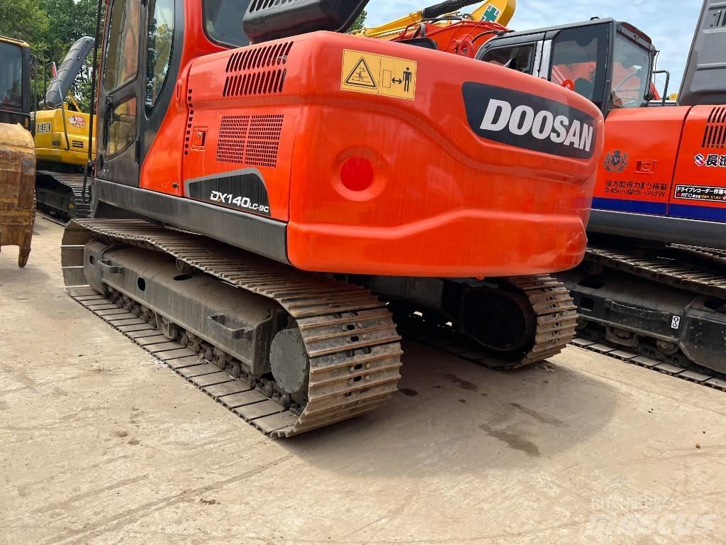Doosan DX140 Escavadeiras de esteiras