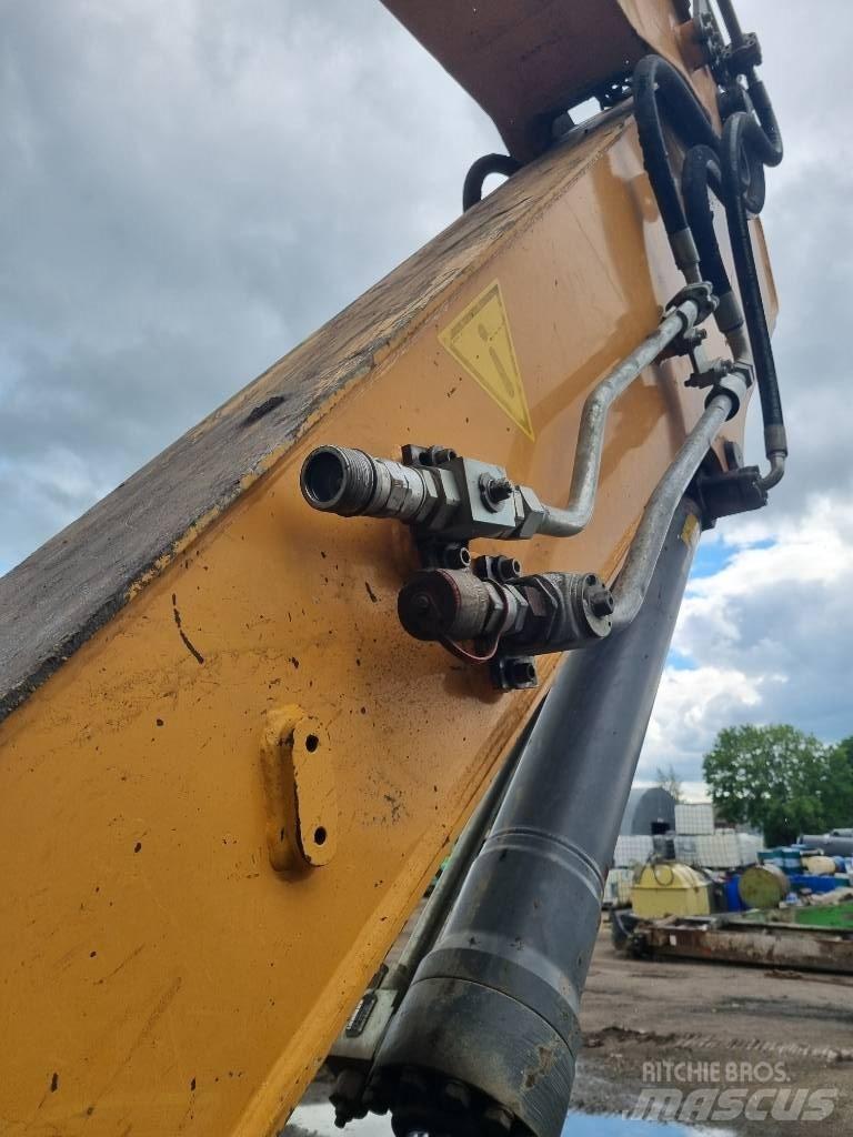 Liebherr R 922 Escavadeiras de esteiras
