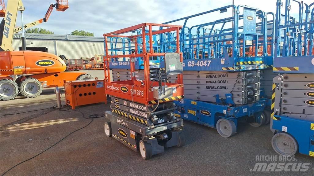 SkyJack SJIII3219 Elevadores de tesoura