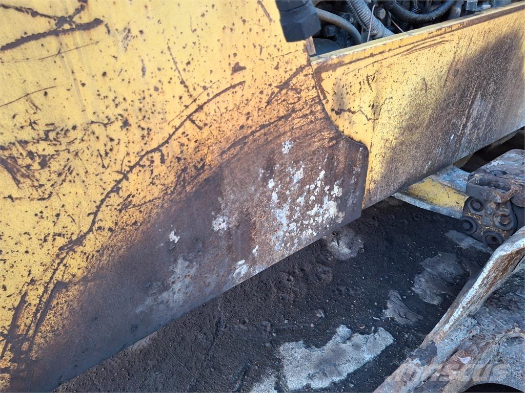 Komatsu D65EX-12 Outros