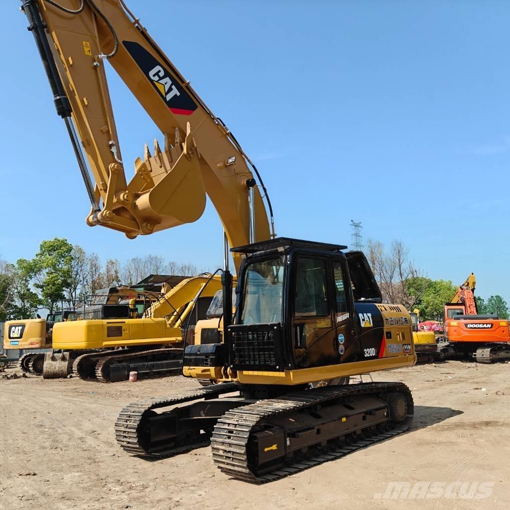 CAT 320D2 Escavadeiras de esteiras