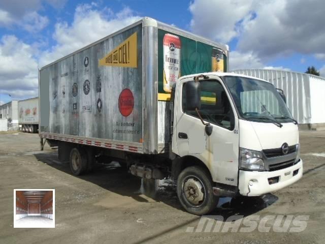 Hino 195 D Caminhões de caixa fechada