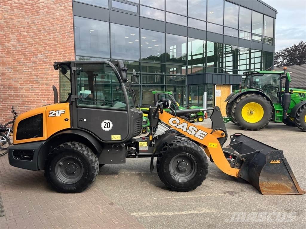 CASE 21F Carregadeiras de rodas