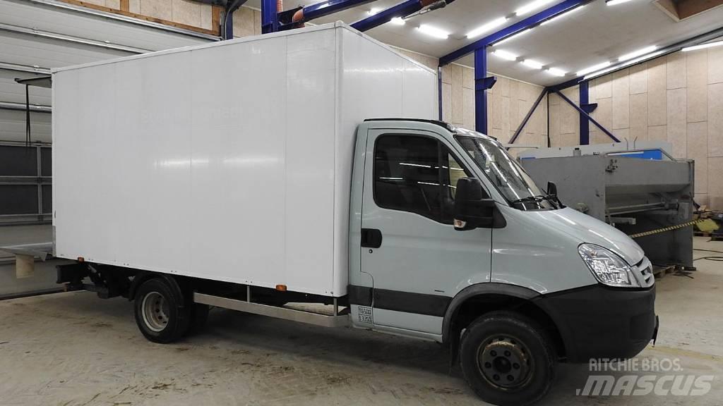 Iveco 65C 18 Caminhões de caixa fechada