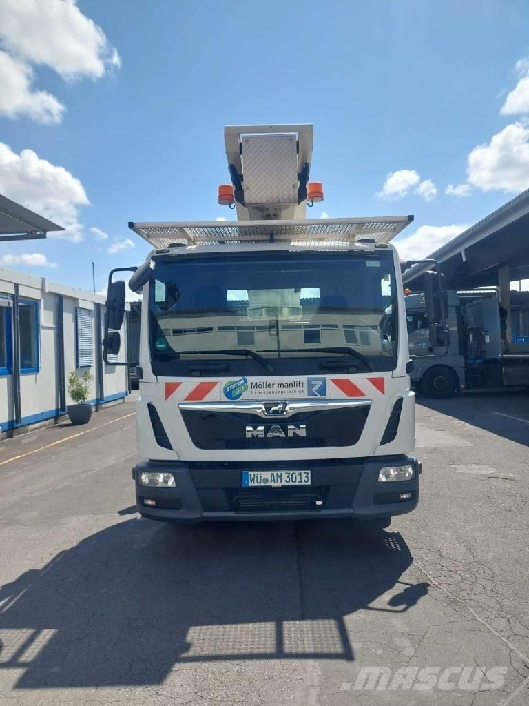 Palfinger P 300 KS Plataformas aéreas montadas em camião