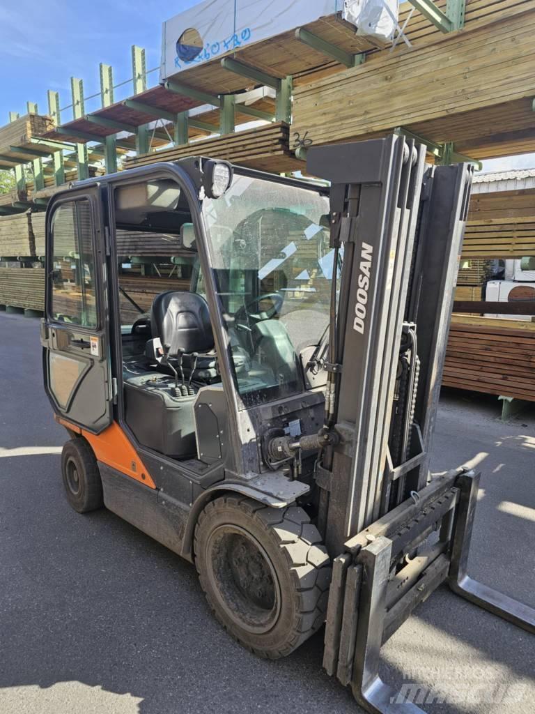 Daewoo Doosan D35C - 7 Empilhadores Diesel