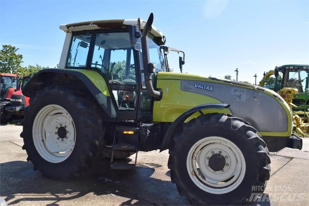 Valtra T120 Tratores Agrícolas usados