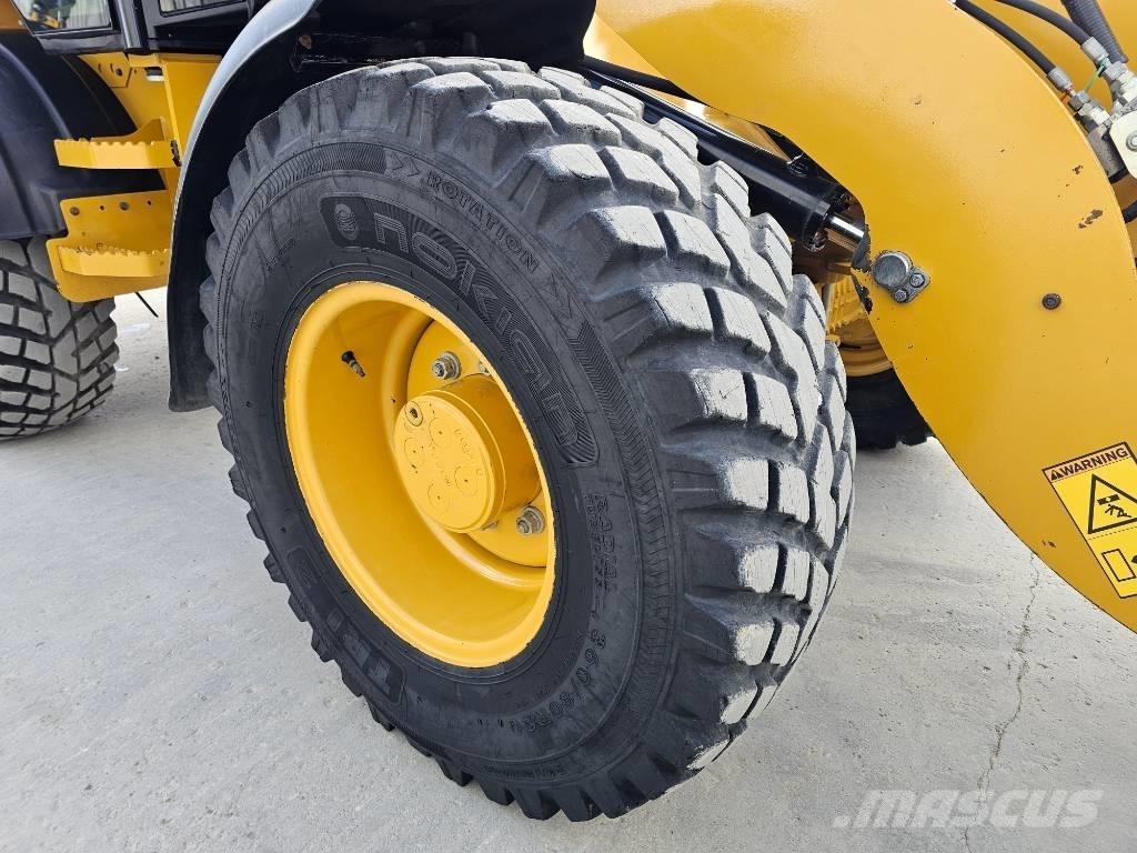 CAT 908M Carregadeiras de rodas