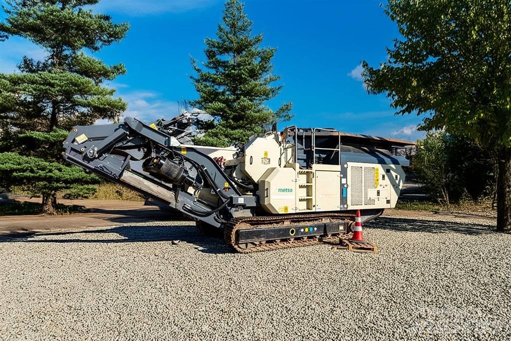 Metso J90 Britadores móveis