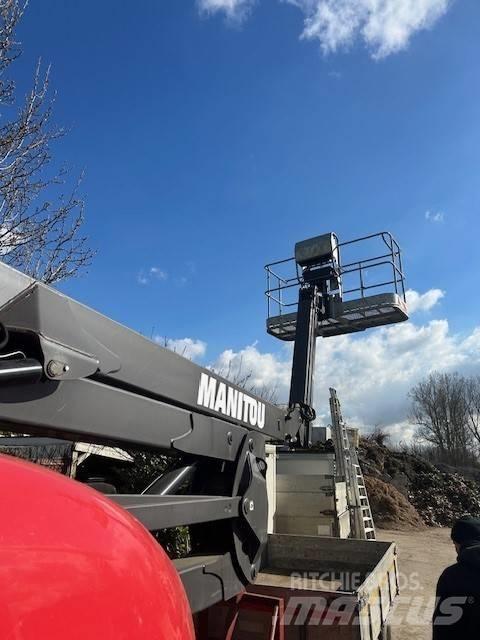 Manitou 200 ATJ Elevadores braços articulados