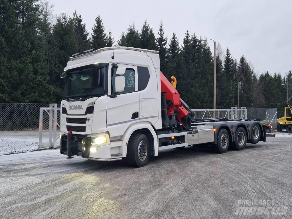 Scania R540 8x2 Camiões grua