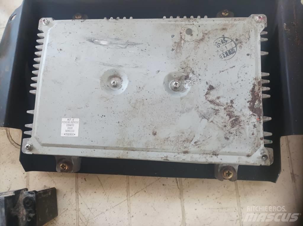 Hitachi ZX 350 LC-6 Electrónica