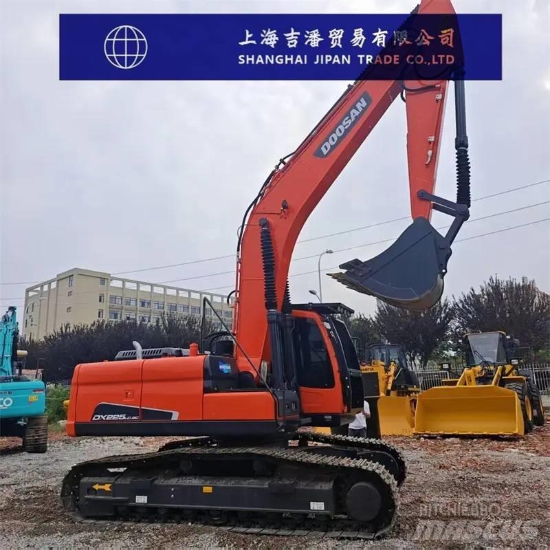 Doosan DX 225 Escavadeiras de esteiras