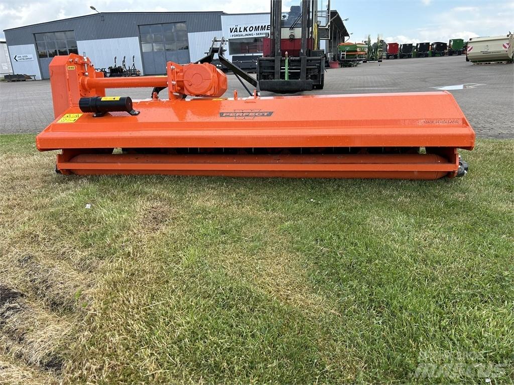 Perfect KP240 Gadanheiras e cortadores de folhas para pastos