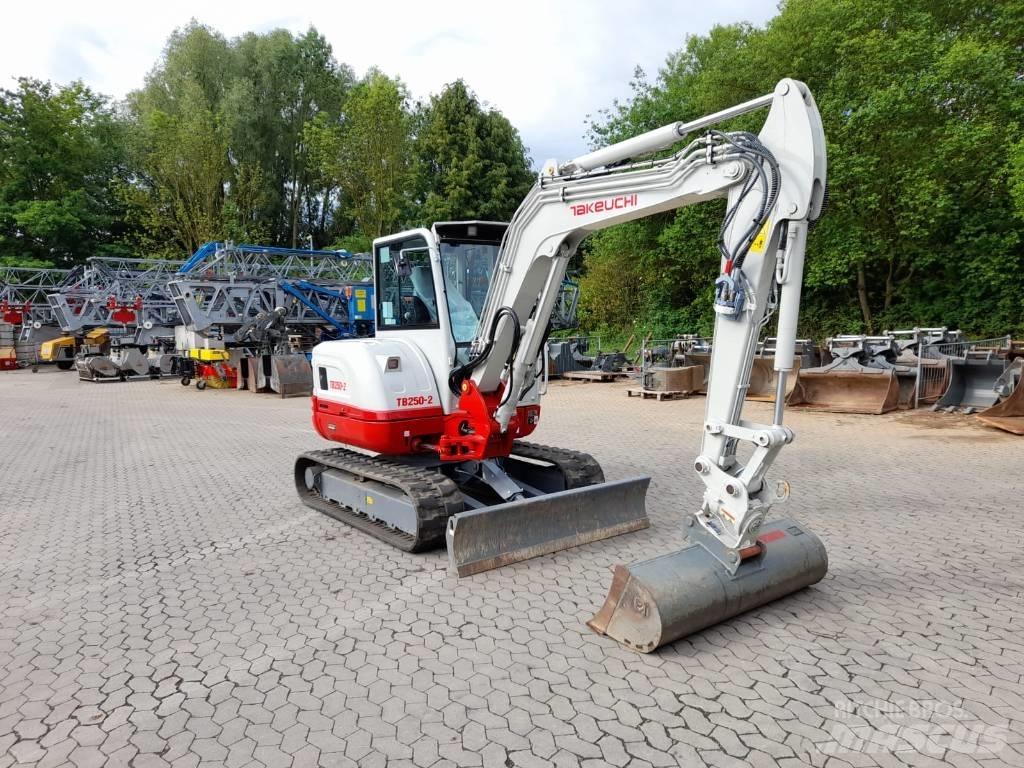 Takeuchi TB 250-2 Miniescavadeiras