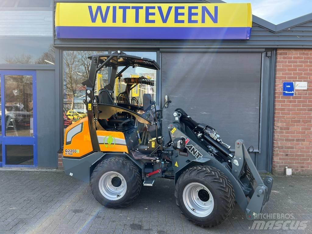 GiANT G2200E X-tra Carregadora multifunções
