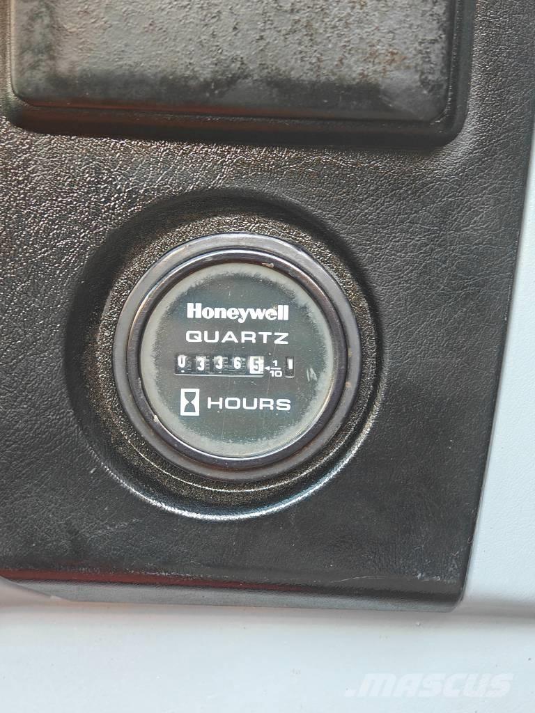 Hyundai HX220HD Escavadoras Midi 7t - 12t