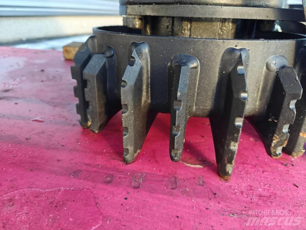 Komatsu C 93 Cabeças de ceifeiras