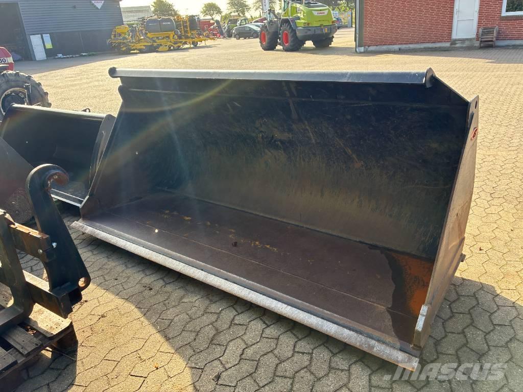 JST Skovl 3m3 Baldes