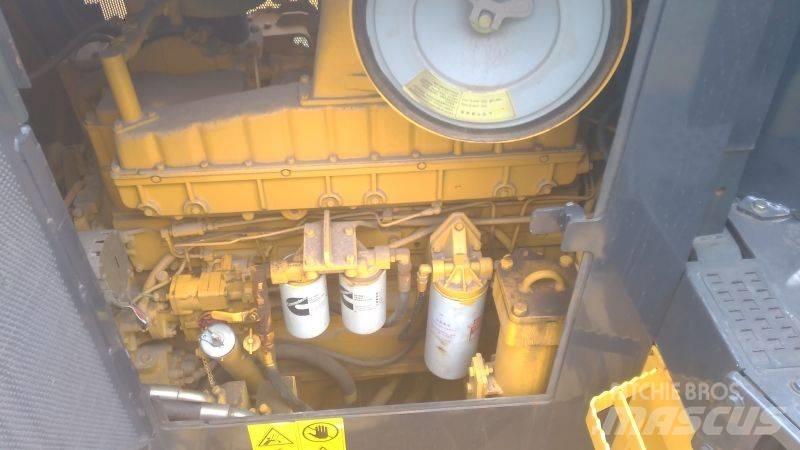 Shantui SD 32 Dozers - Tratores rastos